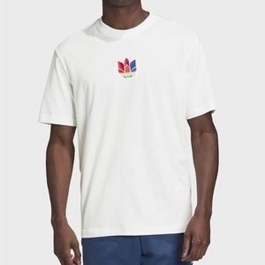 ADIDAS adicolor 3D Trefoil T-Shirt